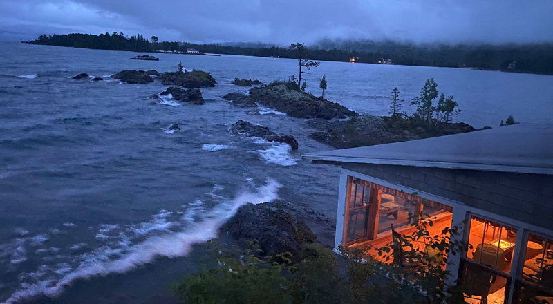 Lake Breeze Hotel - From Web Listing